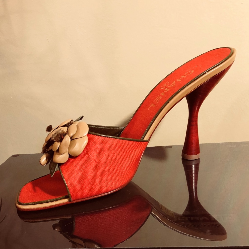 NIB CHANEL EU 39.5 US 9.5